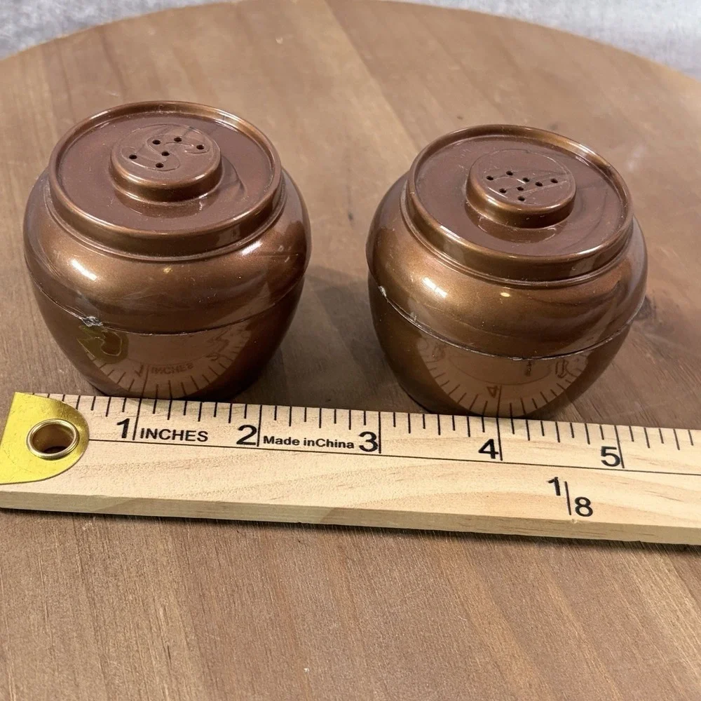 Vintage Admiration USA Bean Pot Style Salt & Pepper‎ Shakers Brown MCM